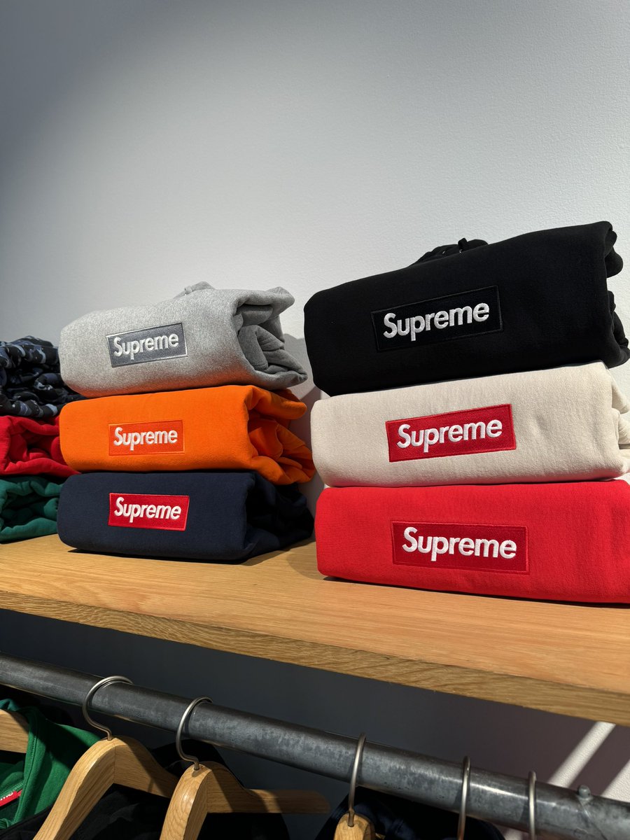Supreme Drops tweet media