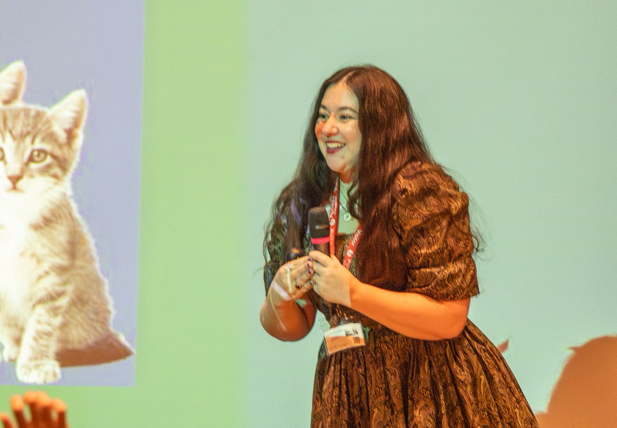 Putney High Library tweet media