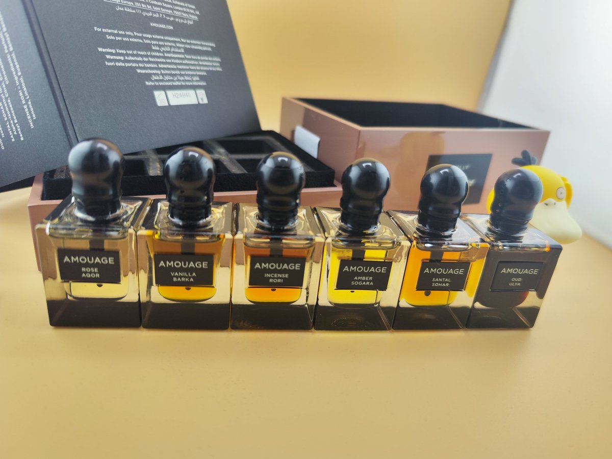 bhu32618923's tweet photo. #amouage #アムアージュ #インセンスロリ #ウードウリア #ローズアコール #バリラバルカ #santalsohar #ambersogara アムアージュのパフュームオイルセット2セット入手しました。ストック出品します。1点58000円で早いもの勝ちです。まとめ買いなら6点セット30万円です。 https://t.co/aSgcXJKuGy