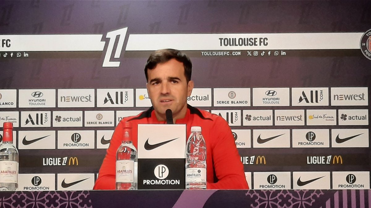 Carles Martinez #Novell entraîneur du <a href="/ToulouseFC/">Toulouse FC</a> : "Ne surtout pas penser que ce sera un match facile demain face l'<a href="/ASSEofficiel/">AS Saint-Étienne</a>. (...) Je sais que c'est un club mythique du foot français. C'est une bonne chose qu'il soit remonté en Ligue 1" @bleuoccitanie
