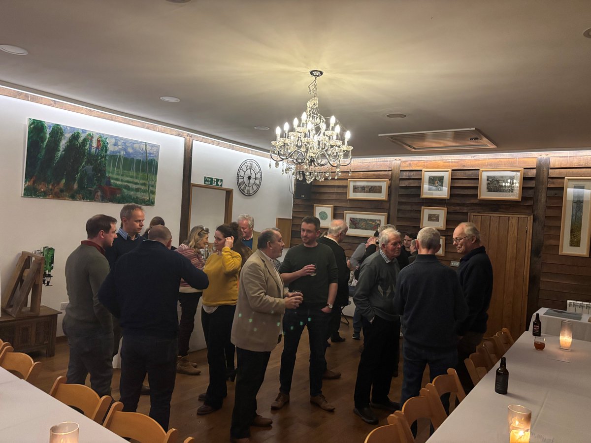 Had a lovely evening <a href="/greenfarmkent/">Green Farm Kent</a> yesterday celebrating the Upper Beult Farmer Cluster Christmas Party!🎄It was great to catch up with everyone and of course, give out our cluster awards! <a href="/KentWildlife/">Kent Wildlife Trust</a> <a href="/SouthernWater/">Southern Water</a> <a href="/SE_Rivers_Trust/">South East Rivers Trust</a>