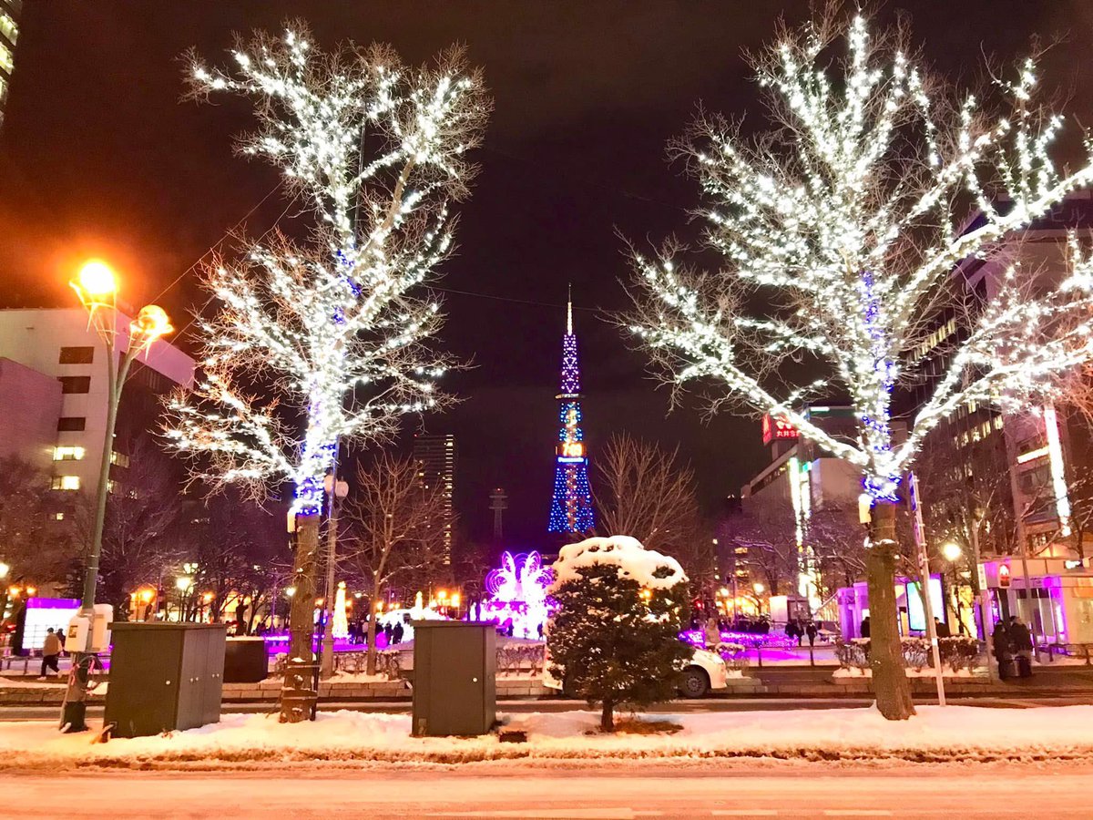 NIGHTVIEWNAVI's tweet photo. 「札幌夜景ナビゲーター」の廣田です。
今日12月12日は「さっぽろ夜景の日」です✨
1981年12月12日に「さっぽろホワイトイルミネーション」が始まった事を記念して2022年に制定されました。
札幌市は北九州市、長崎市と共に「日本新三大夜景都市」に認定されています。
#日本新三大夜景都市 https://t.co/JJymd98Q8g