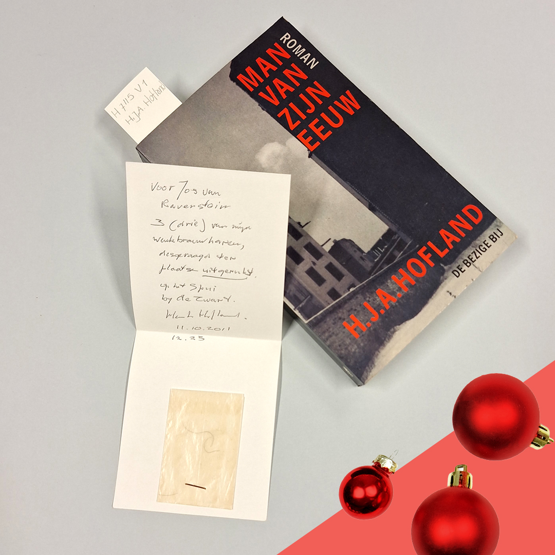 🎁#ADVENT! Dag 19: Drie wenkbrauwharen van H.J.A. Hofland, met een door hem geschreven briefje: ‘om 11.00u uitgetrokken in Café de Zwart’. 🥸
Bekijk hier meer: literatuurmuseum.nl/nl/advent-19-d…