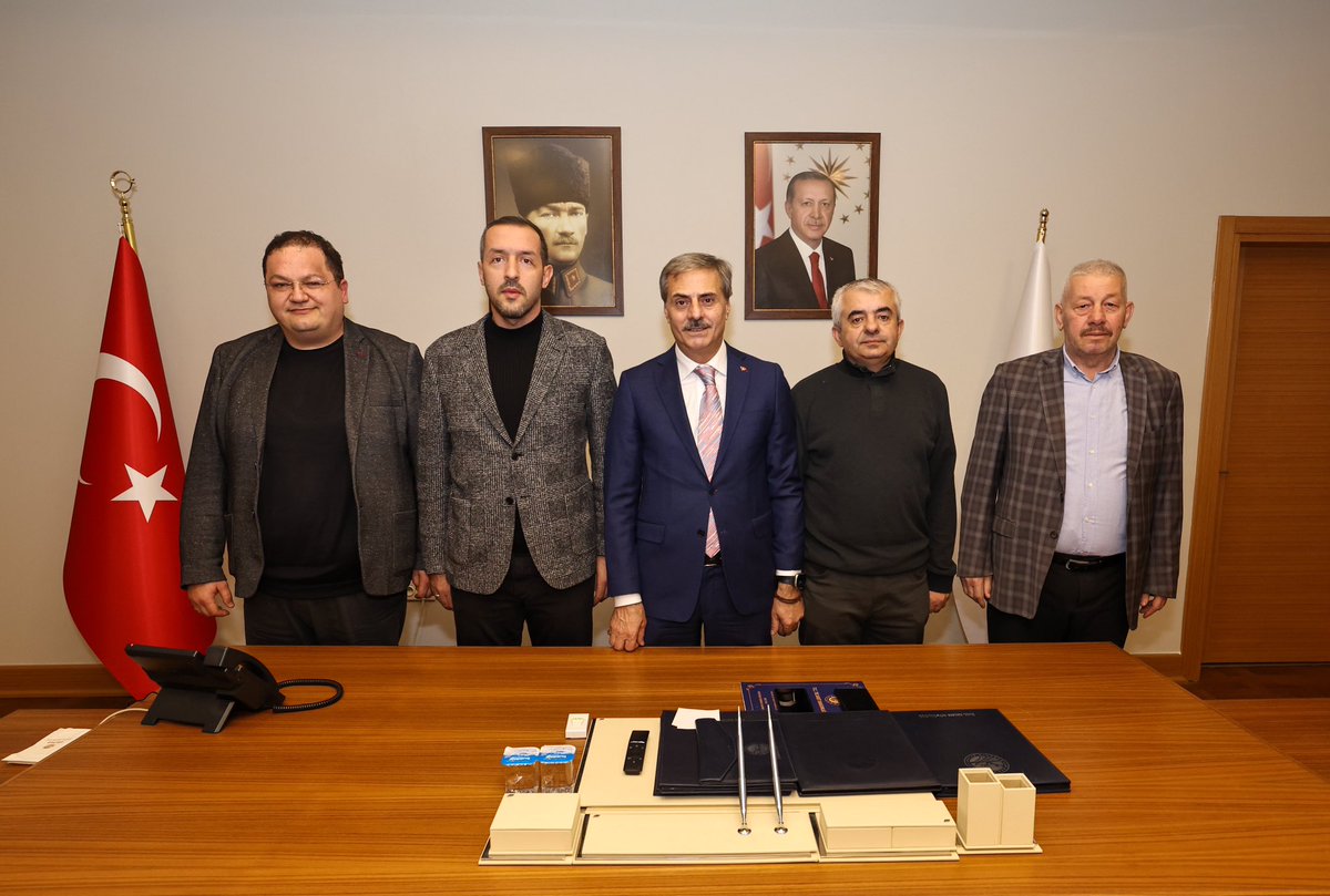 Fevzi Gürsoy 🇹🇷 (@fevzigursoy) on Twitter photo Arkadaşlarımızla birlikte Sakarya Büyükşehir Belediye Başkanımız Yusuf Alemdar’ı ziyaret ettik. Başkanımıza desteklerinden dolayı teşekkür ederiz. Bu kutlu davanın neferleri olarak hep birlikte çalışmaya devam edeceğiz.
<a href="/sbYusufAlemdar/">Yusuf Alemdar</a>
<a href="/serdaryener/">𝗦𝗲𝗿𝗱𝗮𝗿 𝗬𝗘𝗡𝗘𝗥</a>
<a href="/54SelamiOzturk/">Selami Öztürk</a> Arkadaşlarımızla birlikte Sakarya Büyükşehir Belediye Başkanımız Yusuf Alemdar’ı ziyaret ettik. Başkanımıza desteklerinden dolayı teşekkür ederiz. Bu kutlu davanın neferleri olarak hep birlikte çalışmaya devam edeceğiz.
<a href="/sbYusufAlemdar/">Yusuf Alemdar</a>
<a href="/serdaryener/">𝗦𝗲𝗿𝗱𝗮𝗿 𝗬𝗘𝗡𝗘𝗥</a>
<a href="/54SelamiOzturk/">Selami Öztürk</a>