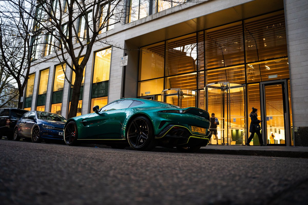 Celebrating the UK's top young entrepreneurs driving growth! 🚀

The Hurun UK Under30s &amp; Under35s Awards 2024, featuring inspiring UK founders from all industries.

Thank you to all who joined us!

Full event : hurun.co.uk/under30s-and-u…

 #HurunUK #EntrepreneurAwards #UKFounders