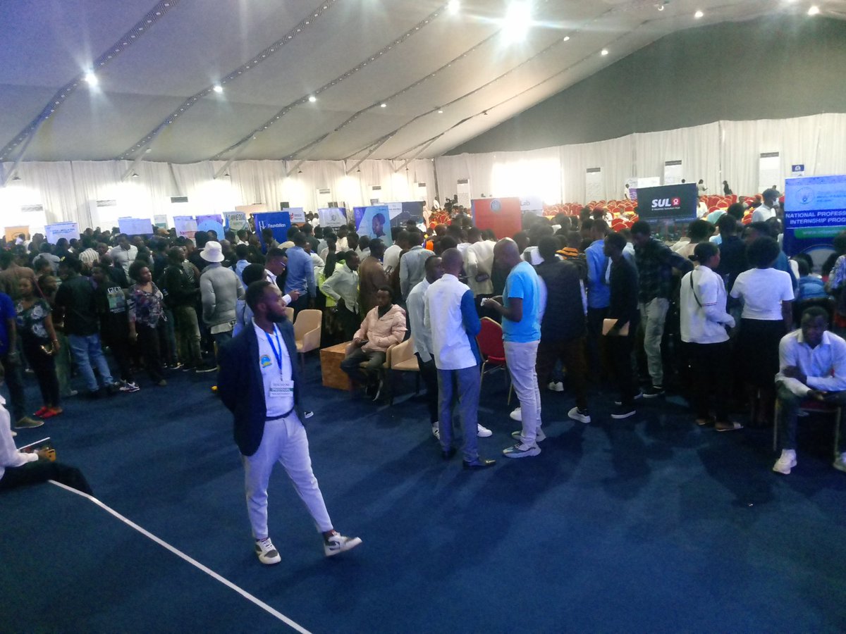 RycpRwanda's tweet image. #JobNet Muri @CityofKigali at #KCEV ahari Kubera urubuga rwo gutanga akazi no kubashaka nka @RycpRwanda twaje gutanga Ubumenyi ku kwihangira imirimo mu byiciro byabagore 'urubyiruko nabafite Ubumuga mwakoze Hon. @jnabdallah gusa urubyiruko rwitabweho cyane. @RDBrwanda