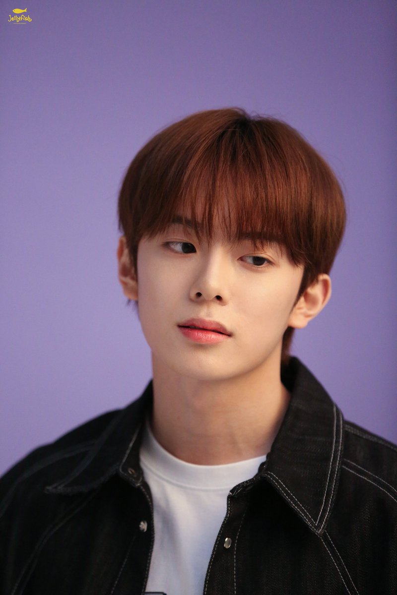 veri_daily's tweet photo. ②
.
.
#베리베리 #VERIVERY #VRVR #ベリベリ
#강민 #KANGMIN #カンミン
#손가락만까딱하면 #주선재 #SnapAndSpark https://t.co/ifPSw7etEn
