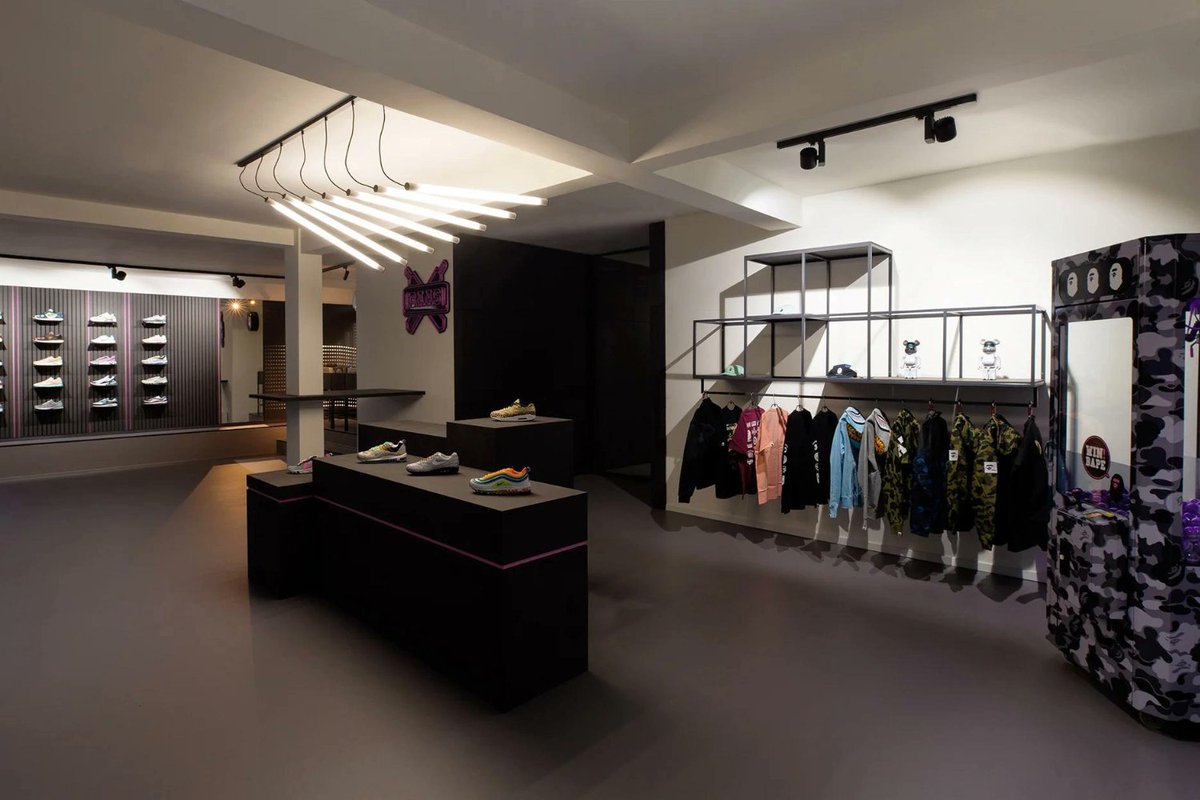 Sneaker Shopping City Guide: the 8 Best Sneaker Shops in Utrecht 🛍️! Read more here ➡️ snkrjg.rs/bY6EBO