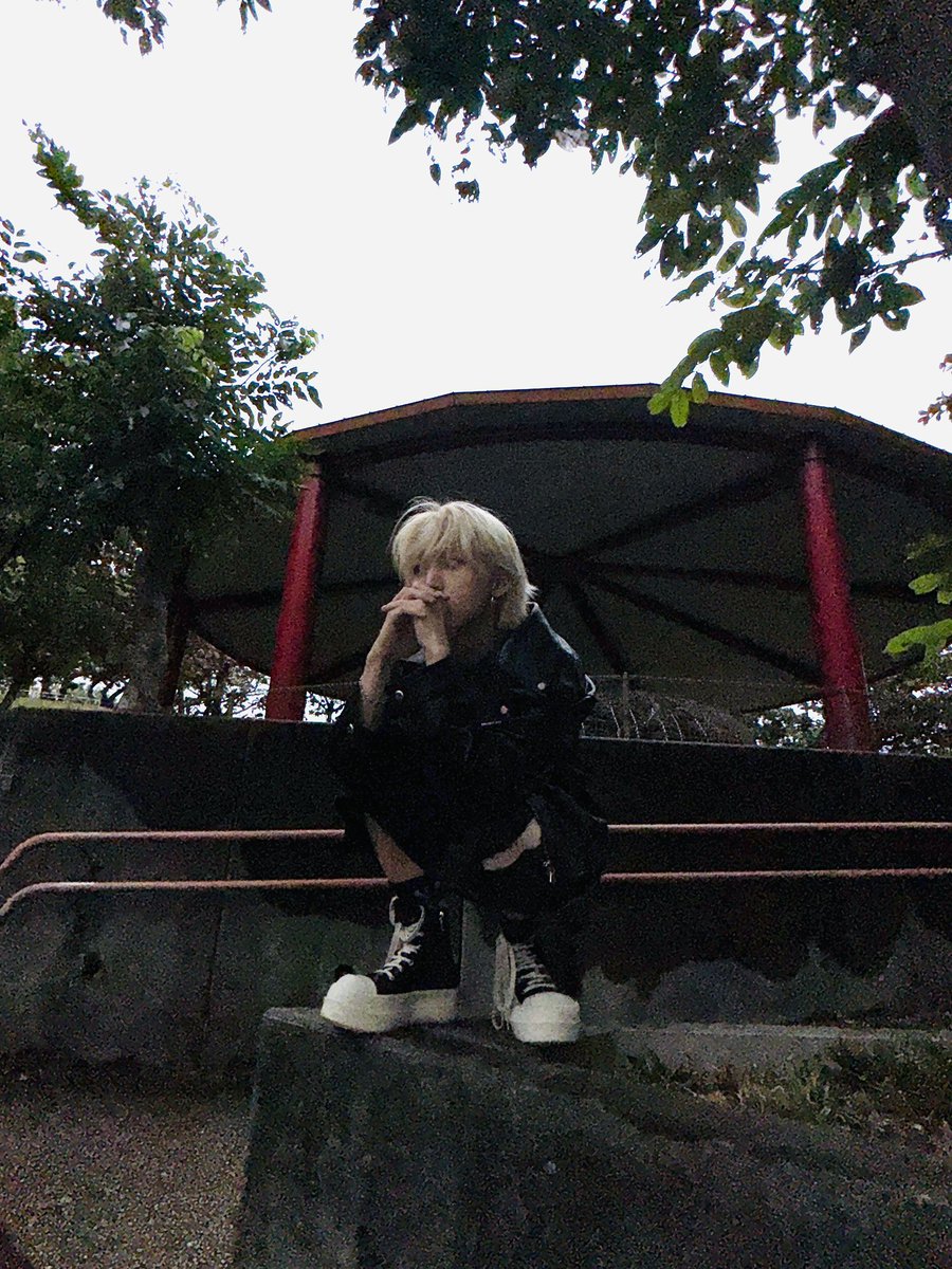 Mood…📷

#TNX 
#은휘 #HWI