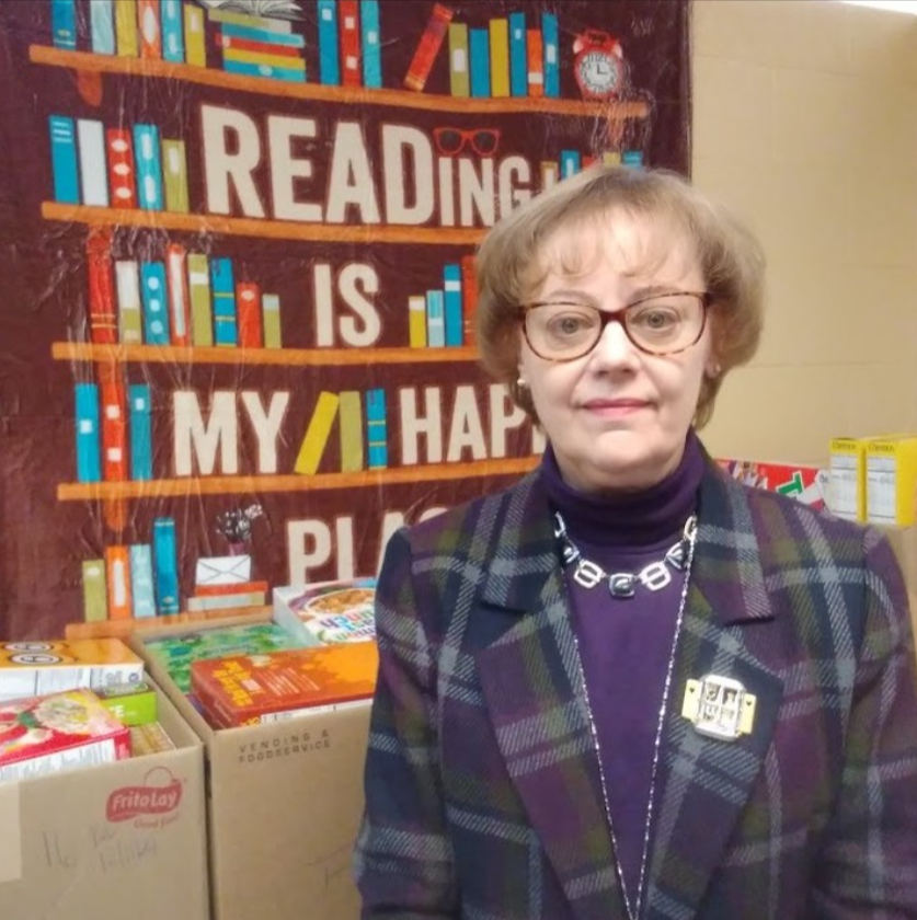 MsYingling's tweet image. I deal with #MGLit? I thought it was all food pantry donations and Chromebooks! What other #schoollibrary highjinks end up in your bowl? #OOTD Sag Harbor blazer. Don't know who sold them originally, but a LOT ended up at the thrift store! Wall art courtesy of @yabookscentral!