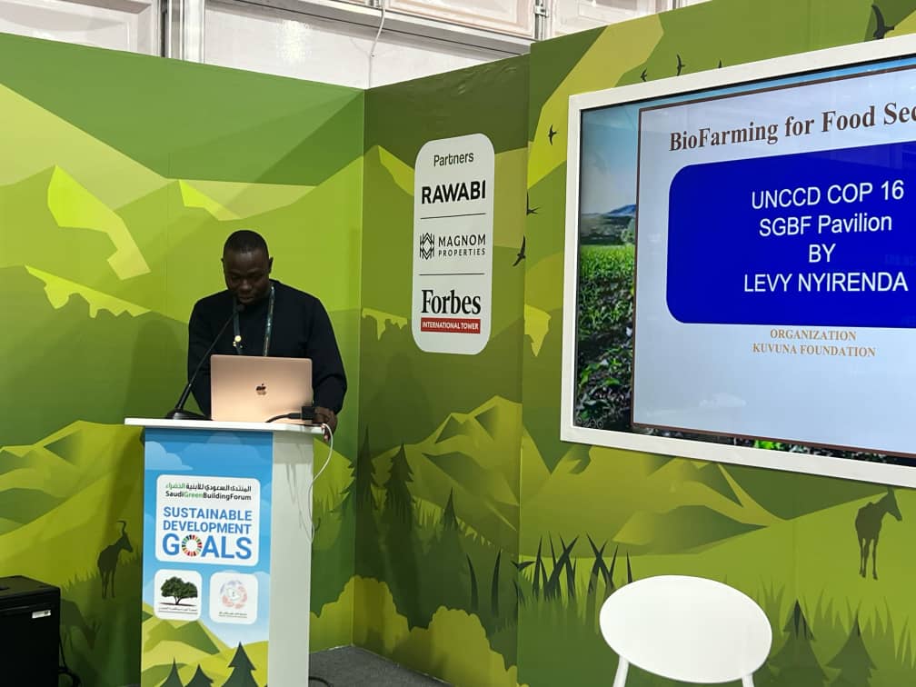 KuvunaFound's tweet photo. 📷 Proud moment! Levy Nyirenda successfully presented the Bio Farming project at #COP16 📷📷. A powerful showcase of youth-led innovation for sustainable agriculture &amp; climate resilience. 📷📷 #ClimateAction #Sustainability #FutureLeaders #GreenInnovation https://t.co/MinXFdmuzh