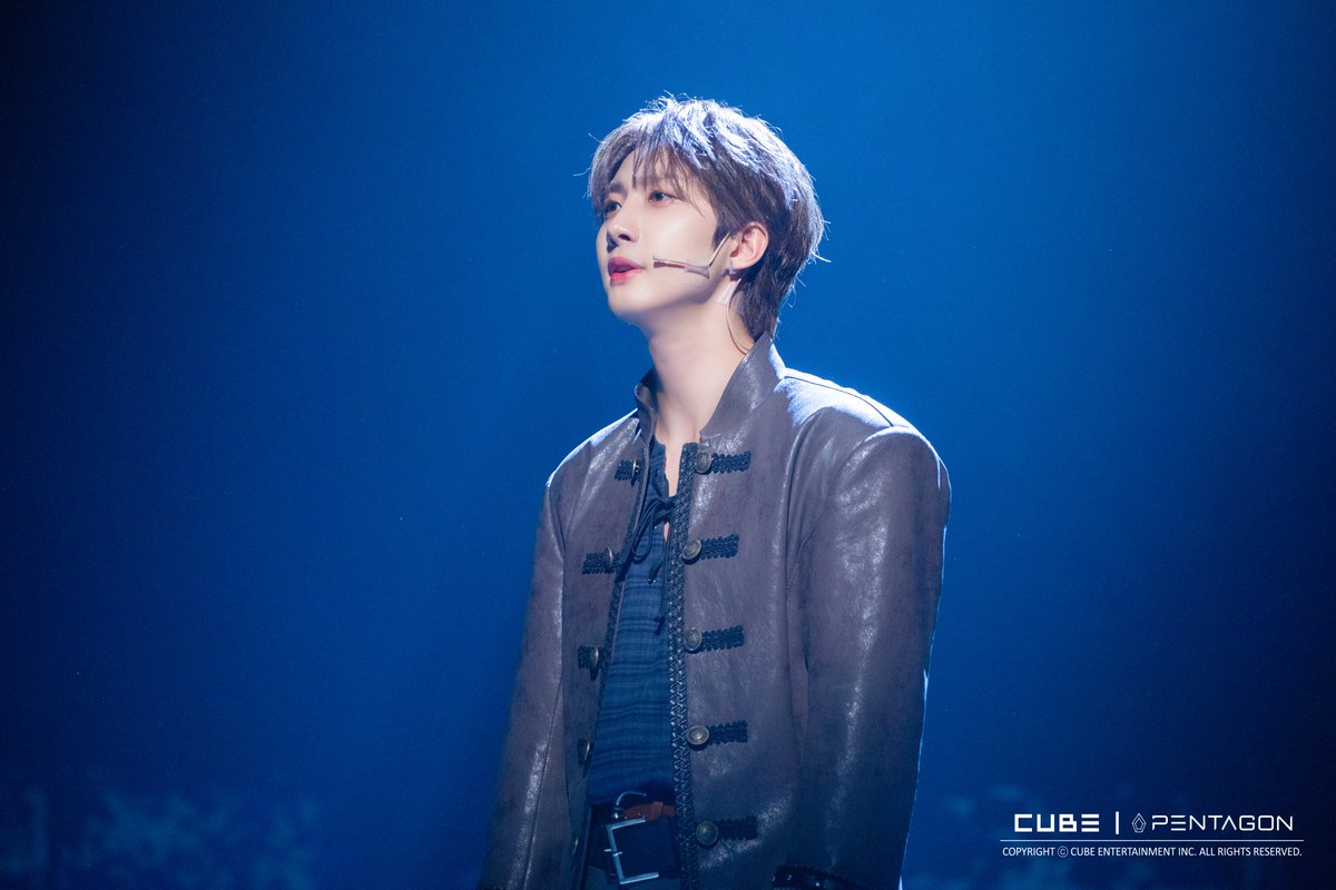 [📸] 후이 출연 뮤지컬 <블러디 러브> 프레스콜 비하인드

자세한 내용은 펜타곤 Weverse Media 게시판에서 확인하세요!
📎 weverse.io/pentagon/media…

#펜타곤 #PENTAGON
#후이 #HUI
#블러디러브