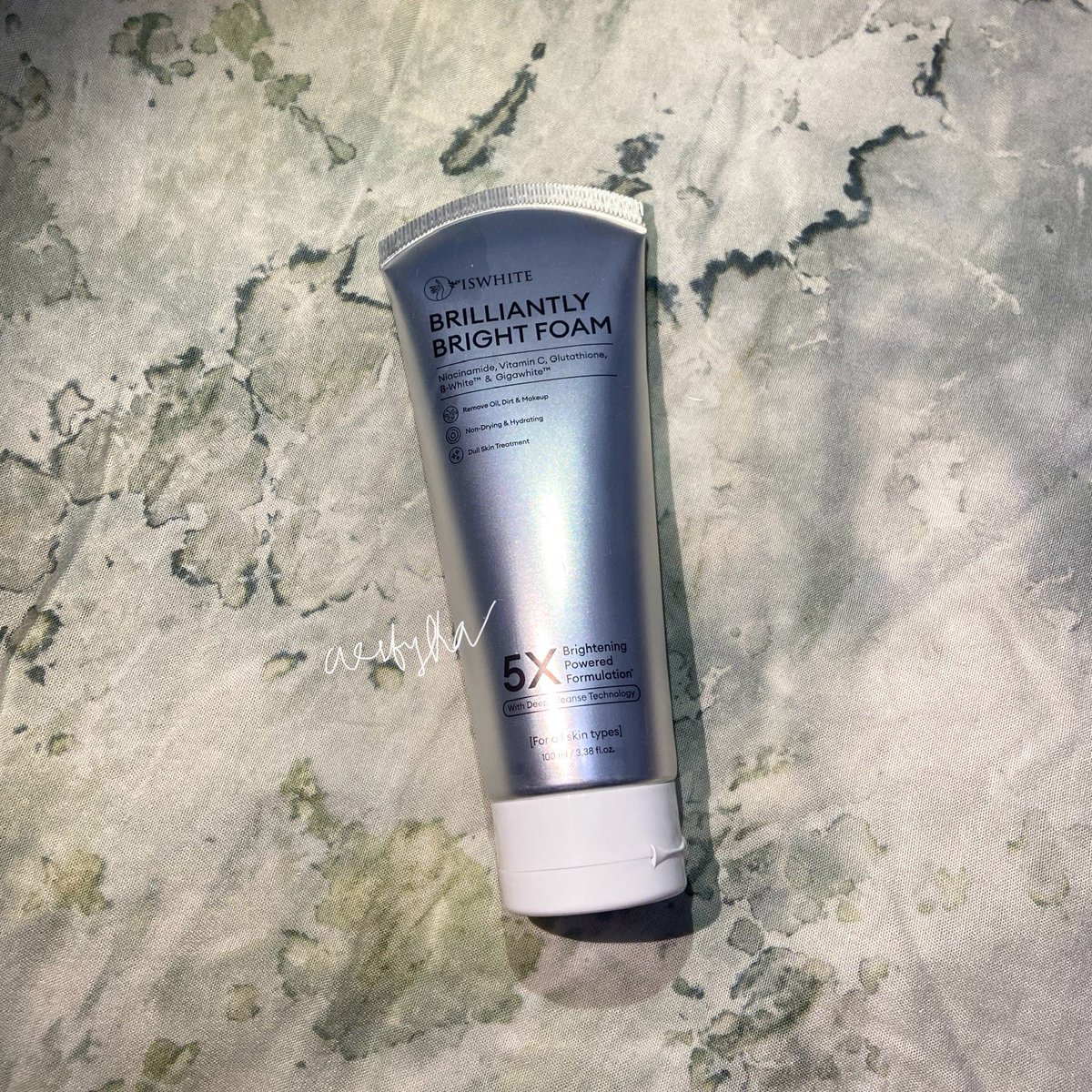 heran kok ada orang beli facial wash local harga 800rb😭 padahal ada loh facial wash local harga 60-an ribu doang tapi GENTLE, GAK KESET dan GAK BIKIN KERING

mending spend uang 800rb kamu buat beli yang lain, untuk facial wash beli ini aja👀