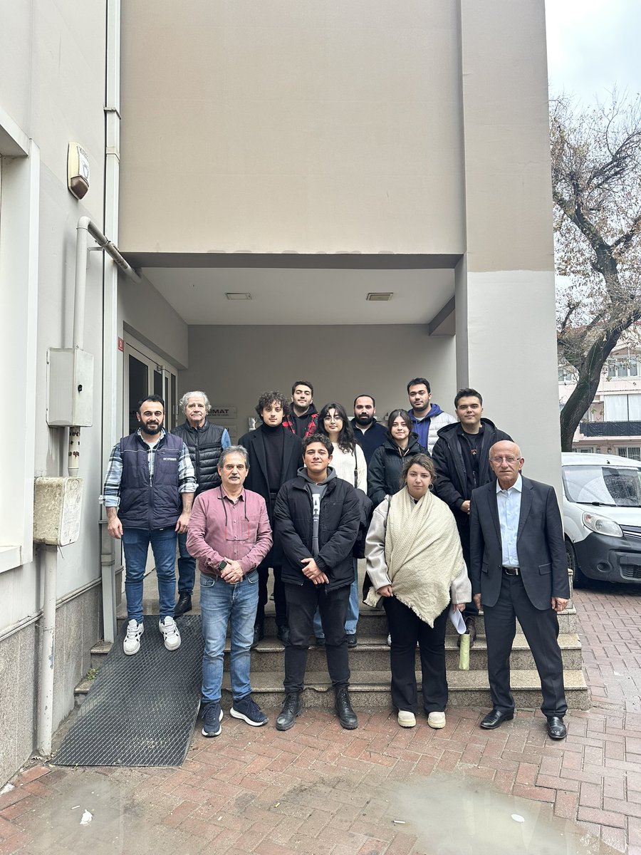 yzlabder's tweet photo. Uludağ Üniversitesi öğrencileri genç meslektaşlarımıza yapı malzemelerinde laboratuvar deneyleri hakkında genel bilgilendirme sohbetini gerçekleştirdik. https://t.co/neeH3gCIoM