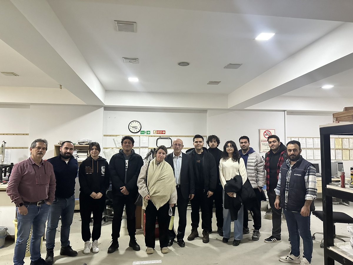 yzlabder's tweet photo. Uludağ Üniversitesi öğrencileri genç meslektaşlarımıza yapı malzemelerinde laboratuvar deneyleri hakkında genel bilgilendirme sohbetini gerçekleştirdik. https://t.co/neeH3gCIoM