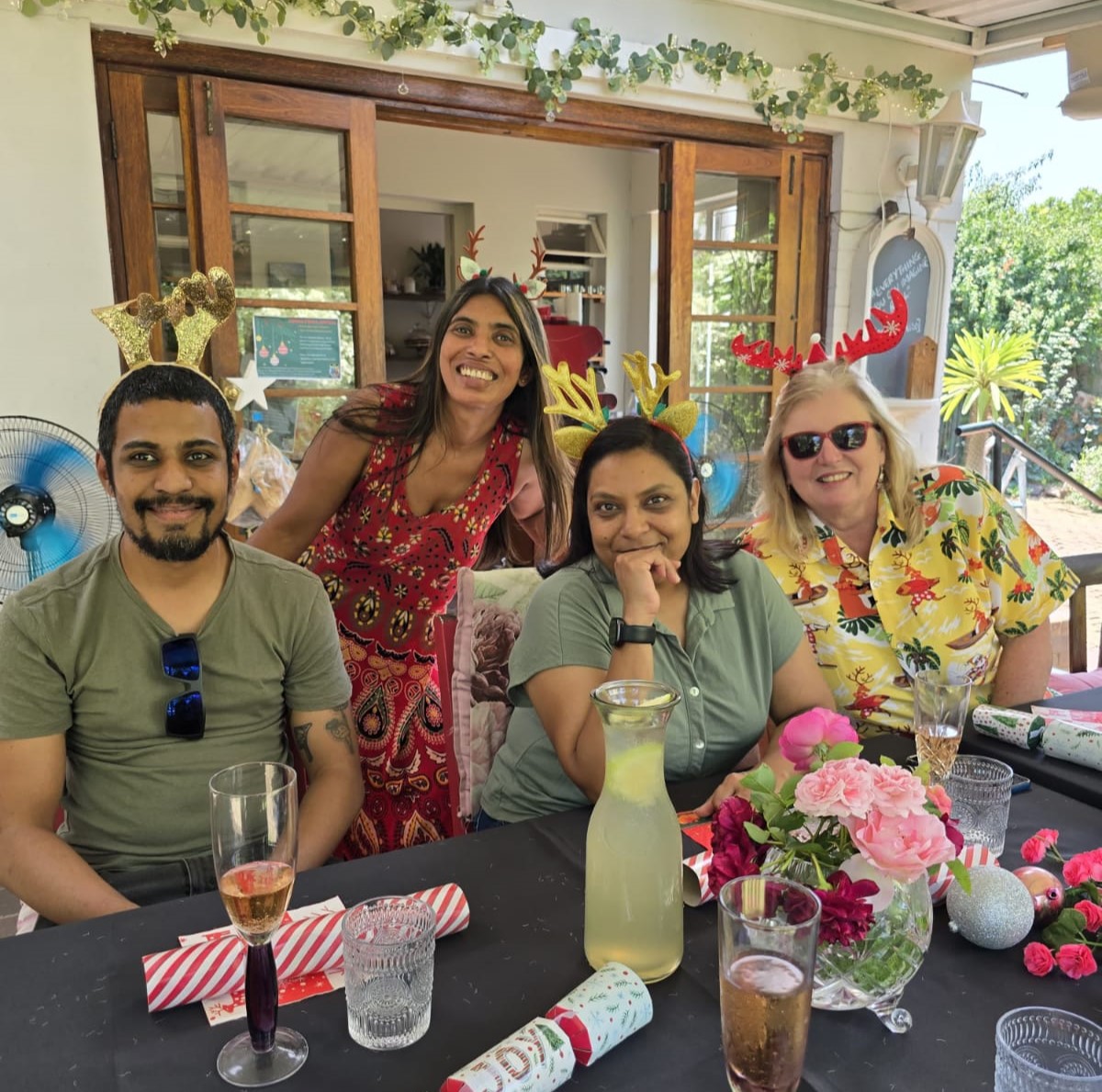 SaveAct held its year-end lunch yesterday, bringing an end to a busy but productive year. It was a time to acknowledge the efforts and contributions of all our staff. A special thanks to Angela Pillay for planning the occasion, and to Kathy Pitout for the decor. ✨