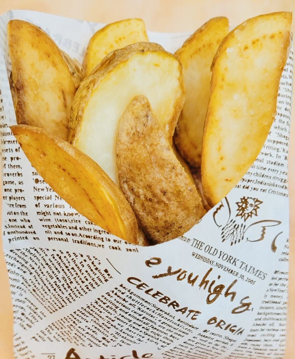 MAUU39283469's tweet photo. 12月15日（日）は 『Natural food Mauu day』🥰
錦建築有限会社さん駐車場　11時〜15時
刈谷市西境町蒲生池182-1

🌟有機フライドポテト🌟新発売❣️
有機栽培馬鈴薯、クリスタル岩塩、米粉、米油使用😊

#グルテンフリー #小麦アレルギー #無添加　#オーガニック #アニマルウェルフェア #PFOS #PFOA https://t.co/bBrtOnKdO3