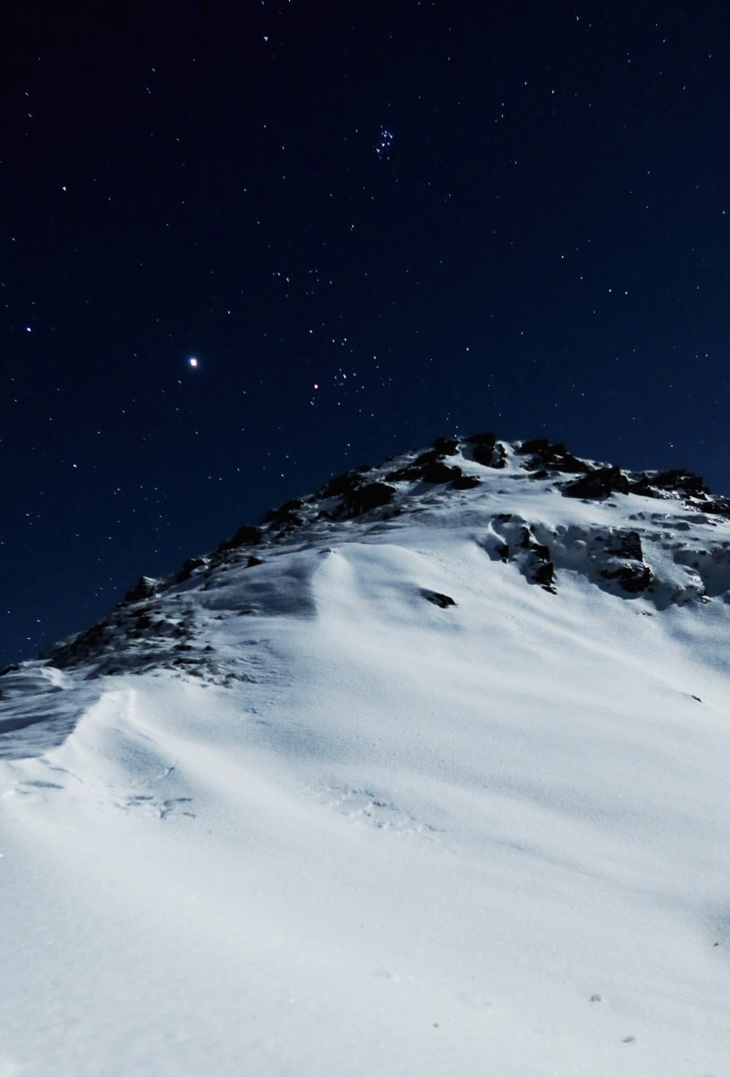 Tae_the_north's tweet photo. About the other night....some star gazing and a night ascent of Ben Lomond. @lomondtrossachs #astro #summitup https://t.co/T4U8KokLsc