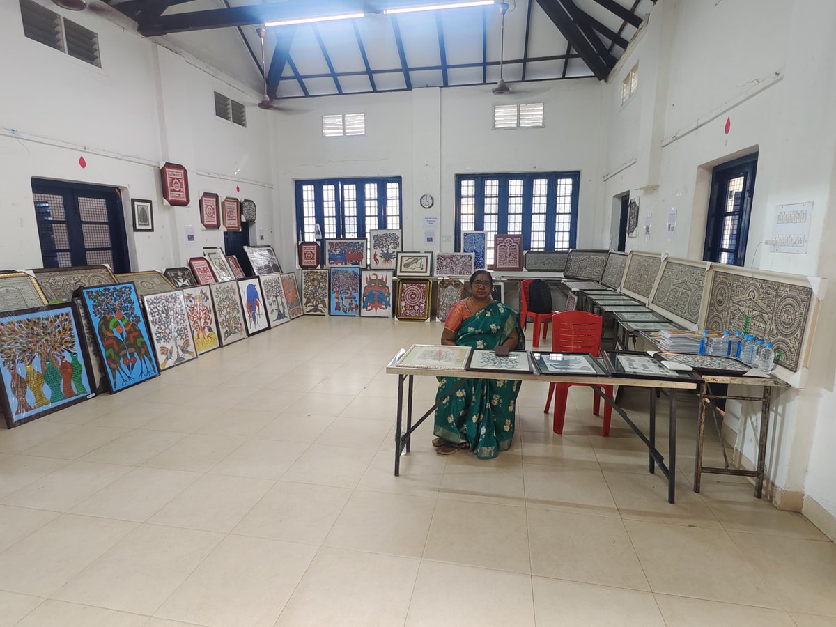 A glimpse of Aadi Mahotsav cum Aadi Chitra, Fort Kochi: Where smiles meet heritage 📷 Explore some vibrant tribal craft , culture &amp; cuisine . YWCA Parade ground, Fort Kochi ,07-13 Dec 2024 l 10.30 AM - 9.00 PM #PMJANMAN #Tribal_Artisan