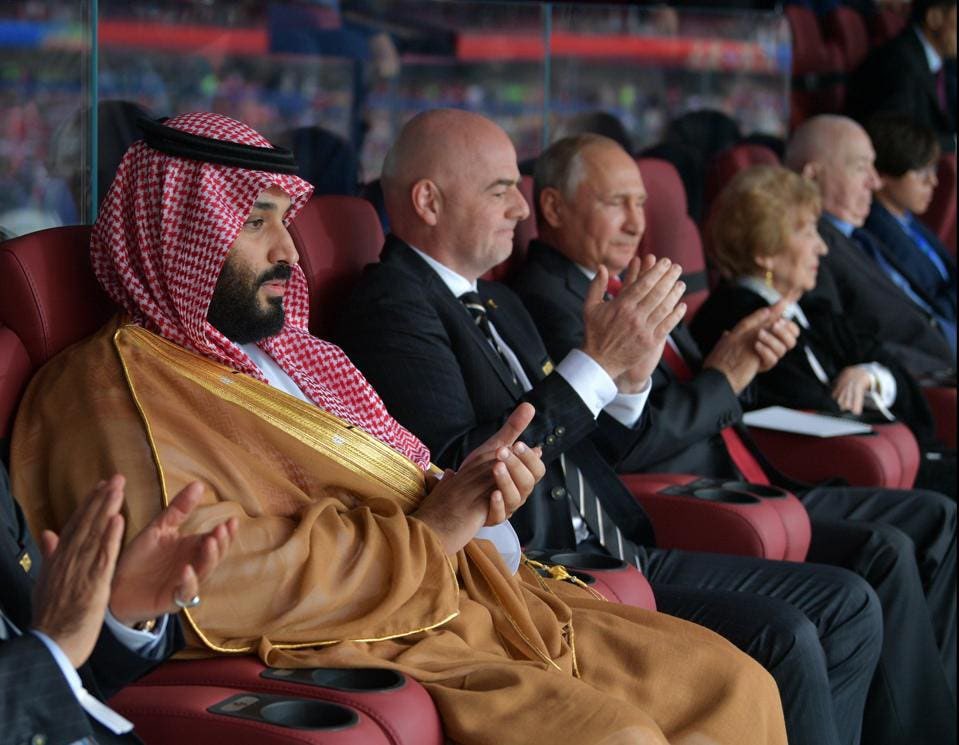 Venäjä 2018
Qatar 2022
Saudi-Arabia 2034

Maailman suurimman karnevaalin vieminen epärehellisesti maihin, joissa poljetaan ihmisoikeuksia on yksi aikamme surullisimmista urheilutarinoista.