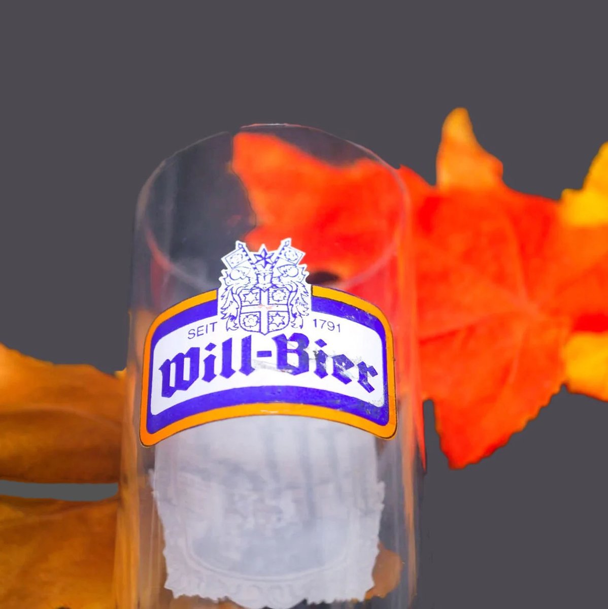 G97816960Girl's tweet photo. Will-bier etched-glass beer sampler | beer tasting | half-pint glass. https://t.co/KrXkavIZ5r via @Etsy #BuyfromGroovy #antiques #vintageglassware #beertime #Willbier #Germanbeer #giftformen #homebar #Willbierdrinker #beersampling #beertasting #Etsysellers https://t.co/SVnsw0usbY