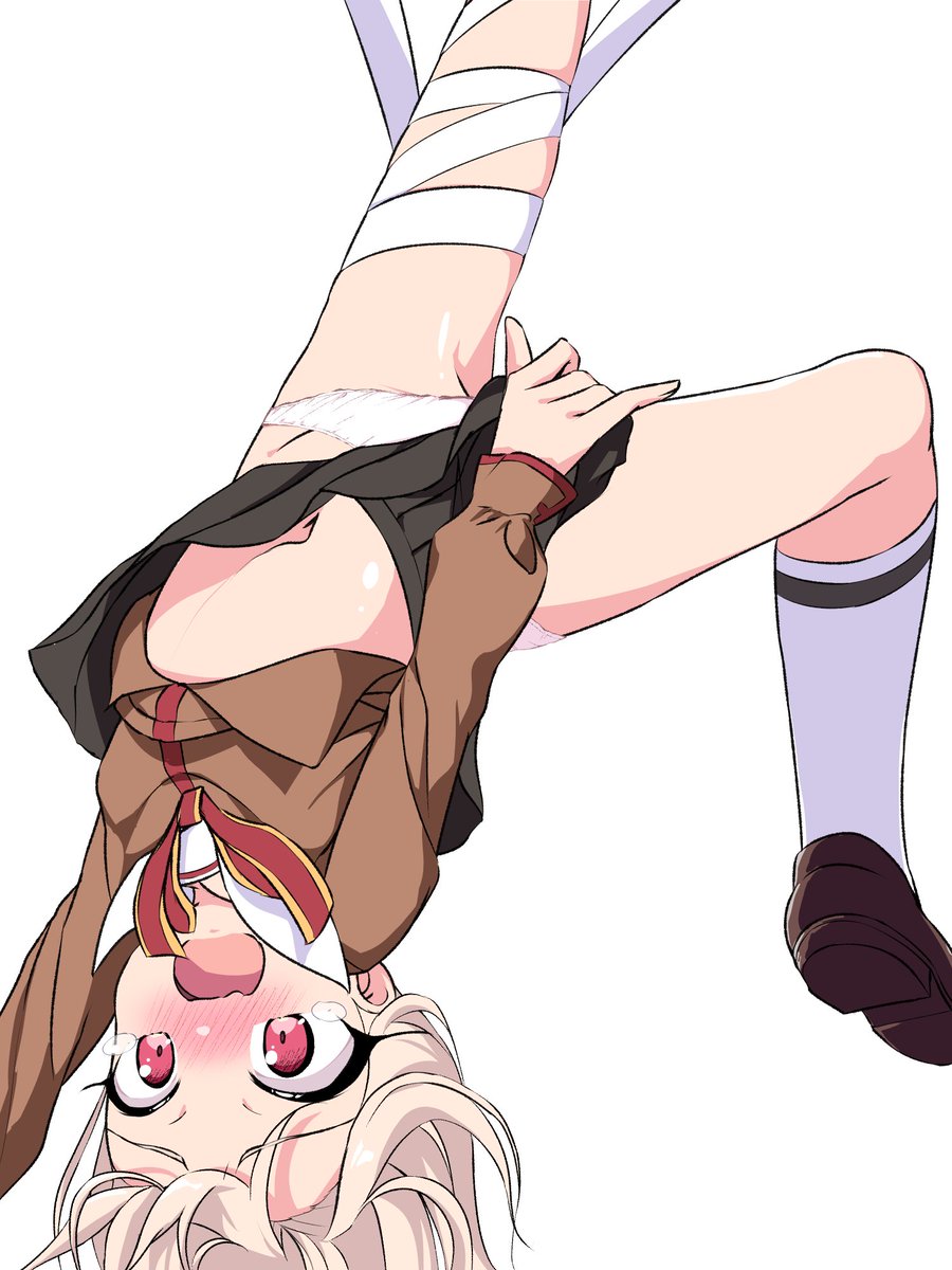 #今年も残りわずかなので今年一番伸びた絵を貼る 
逆さ吊りのイリヤさん 