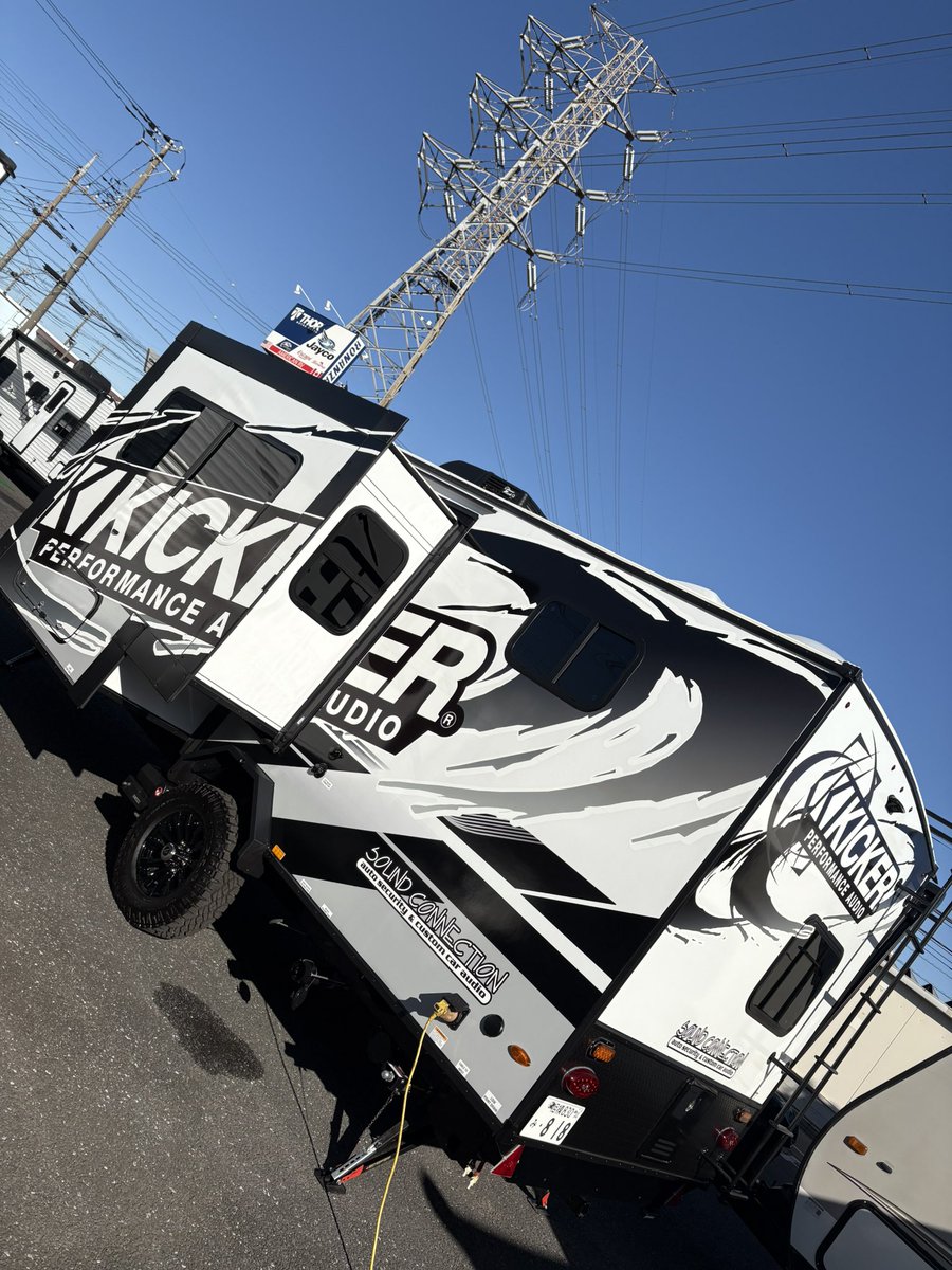RedRineR's tweet photo. #jayco
#bonanza
#kicker_japan
#art_factory
#modernimage https://t.co/3MPbuPBCSn