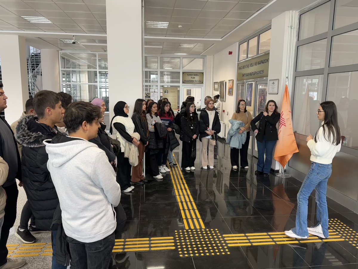 Gülşehir Şehit Hamide Sibel Çetinkaya Anadolu Lisesi öğrencilerine kütüphanemiz tanıtılmış ve oryantasyon eğitimi yapılmıştır.