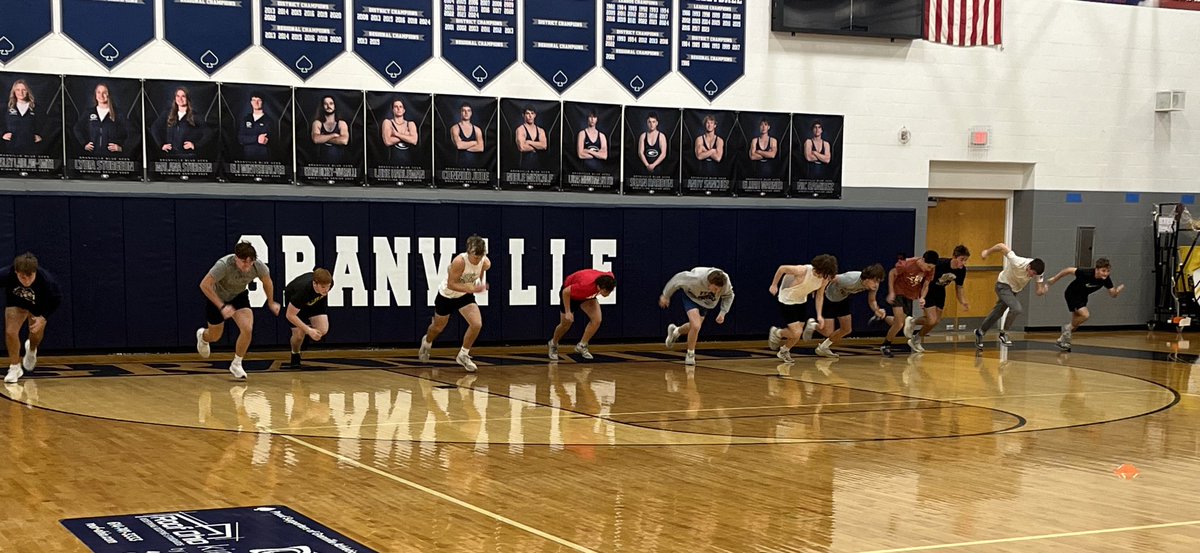 Granville_FB's tweet photo. You have to love morning 🏈 lifting. Win the moment and get 1% better. 

@coach_leff https://t.co/7npY2nFNRy