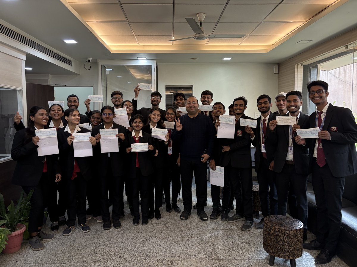cimagecollege's tweet image. Students receiving Reward Cheque after the Completion of 360 Degree Business Simulation Program organized at CIMAGE.
#businesssimulation #BusinessProgram #cimagecollege #patna