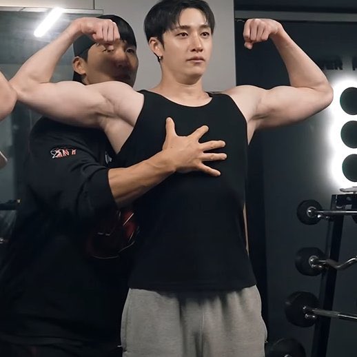 skz_armpit's tweet photo. Bang Chan 
방찬 찬 
겨드랑이 
241212 https://t.co/uuynHMUoze