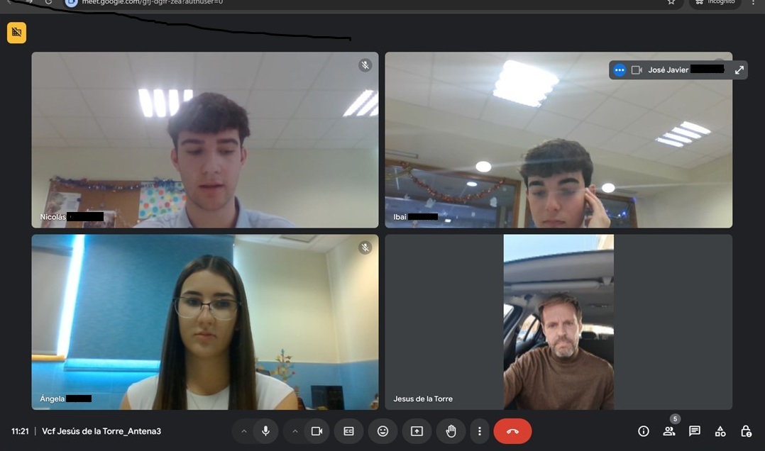 🎙️Hoy hemos estado con <a href="/jesustorre2000/">Jesús de la Torre</a>
periodista de <a href="/antena3com/">Antena 3</a> que formó parte del equipo de corresponsales de <a href="/A3Noticias/">Antena 3 Noticias</a> en la Dana de Valencia.
🔝Ángela, Ibai y Nico hablaron con él sobre todo lo sucedido esos días.
Un trabajo que se podrá leer en <a href="/InterAulas/">Proyecto InterAulas</a>
#SomosLaSalle💫