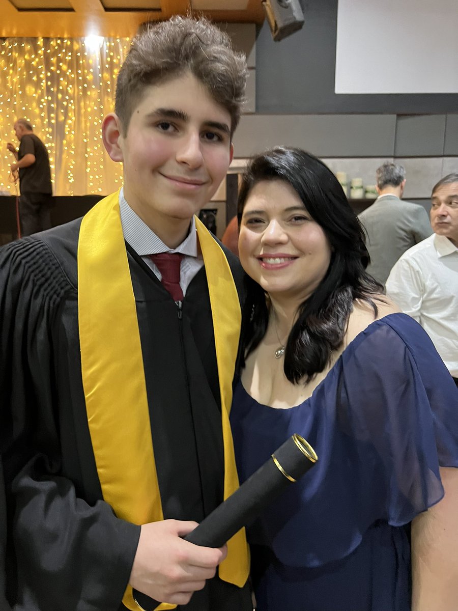 O formando e a professora homenageada: