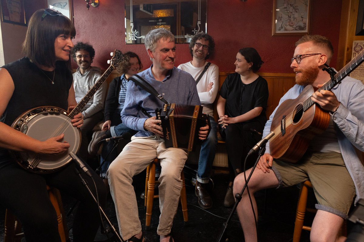 tyronetv_irl's tweet image. 🎶Buail isteach anocht ag 21.30 ar @TG4TV don eipeasóid dheireanach de Scoil Samhraidh Willie Clancy!🎶

🎶Tune in tonight from 21.30 on @TG4TV for the final episode in the new series of Scoil Samhraidh Willie Clancy!🎶

@TradTG4 #SSWC