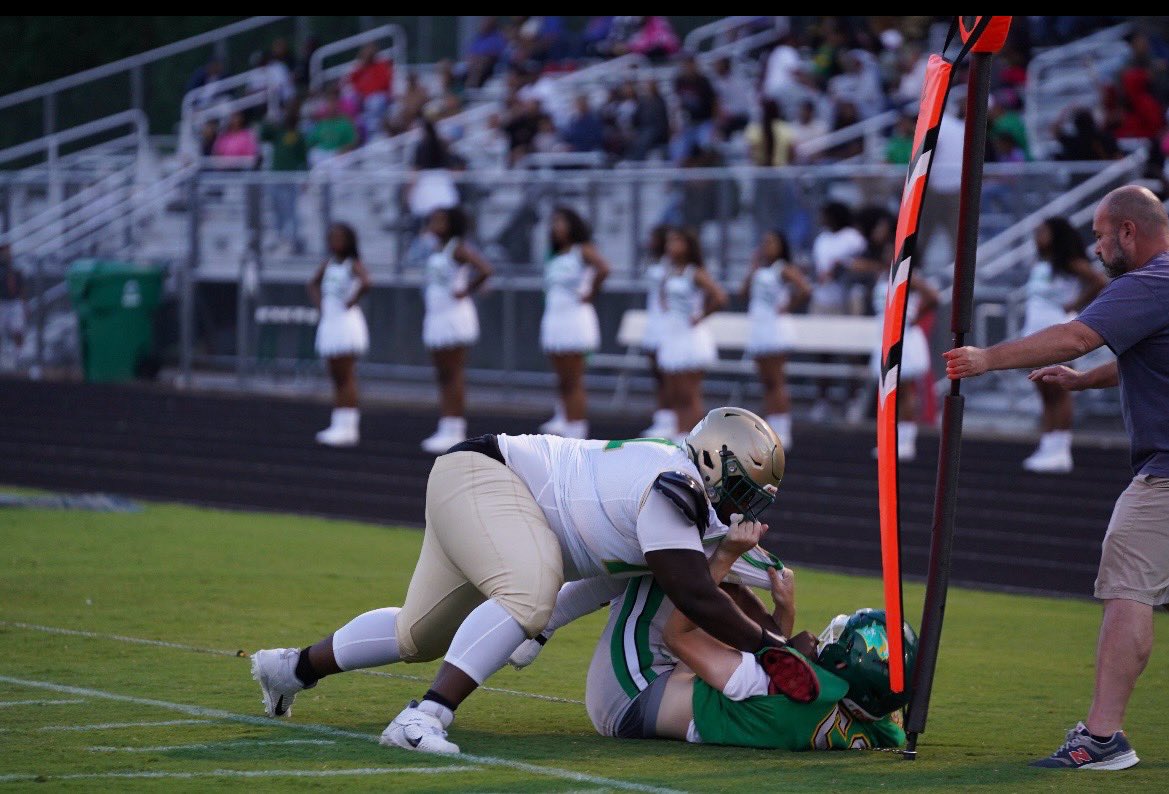 MrPancake71's tweet photo. https://t.co/NxTvg9Bkc1
Senior Season 
2x 1st team all region 
Lineman of the year 
99+🥞 https://t.co/mOeT8vaogb