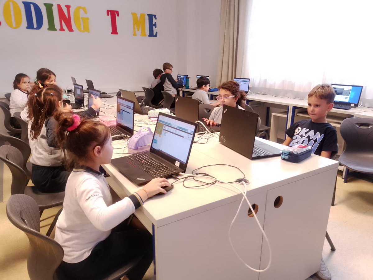 okankoleji's tweet image. Okan Koleji olarak tüm dünyada herkesi kod yazmaya davet eden "Hour of code” etkinliğine katılarak sertifika almaya hak kazandık. #hourofcode
#hourofcodeetkinlik #etkinlik #kodlama
