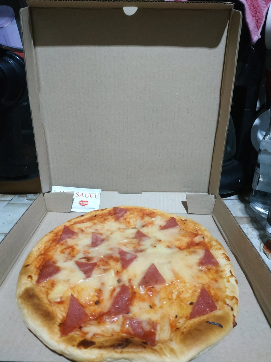 Our Hawaiian Pizza 🍕
#pizza #pizzatime #pizzalover #pizzayummy