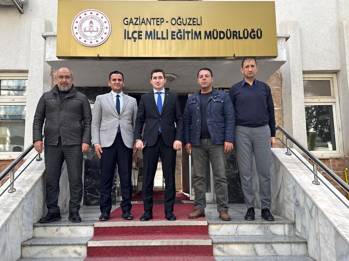 Oguzeli_mem's tweet photo. Kaymakamımız Sayın Mikail ERSÖZ İlçe Milli Eğitim Müdürlüğümüzü ziyaret ederek İlçemizin eğitim durumu ve yapılan çalışmalar hakkında İlçe Milli Eğitim Müdürümüz Mustafa BOZGEYİK'ten bilgi aldı.

 @Gaziantep_MEM
@oguzelikymk27 
@MustafaBozgyk27 
@bunbozkurt 
@Ercanpolat002 https://t.co/RzDMkIMpwQ