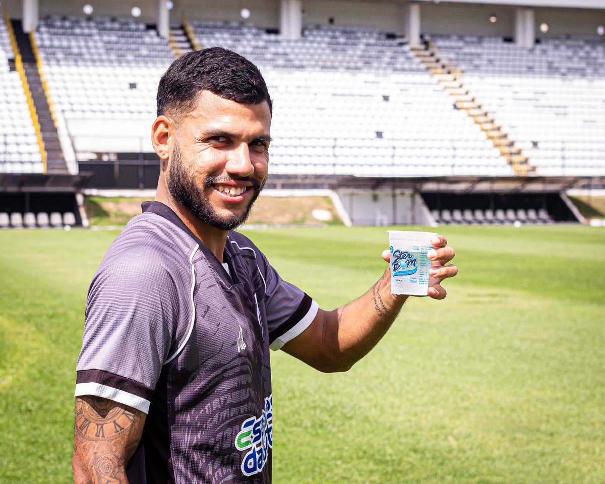 ABCFC's tweet photo. Treino nesse calorão? Só se for com @sterbomoficial! 💦☀️
#ABCFC
#SterBom
#OMaisQueridoDoRN https://t.co/WLnC8ImP7V
