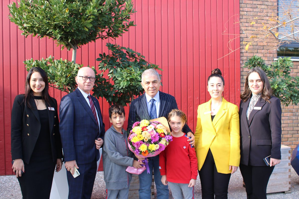 "BK Genel Müdür Yardımcımız Sayın Savaş Boyar’a Bahçeşehir Koleji Manavgat Kampüsümüzü ziyaretleri için teşekkür ederiz. Nazik ziyaretleriyle bizleri onurlandırdılar."
#BahçeşehirKoleji