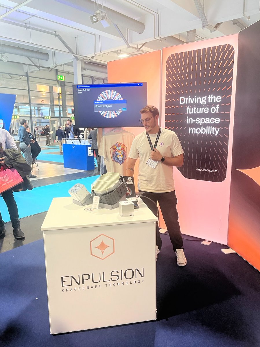 #ThrowbackThursday: A few weeks ago, the SpaceTech Expo took place in Bremen. 🇩🇪 Our highlights were
<a href="/AReissner/">Alexander Reissner</a> presentation on ENPULSION's history and Ben's fun lottery for our new tshirts (congrats to all winners! 😉)
