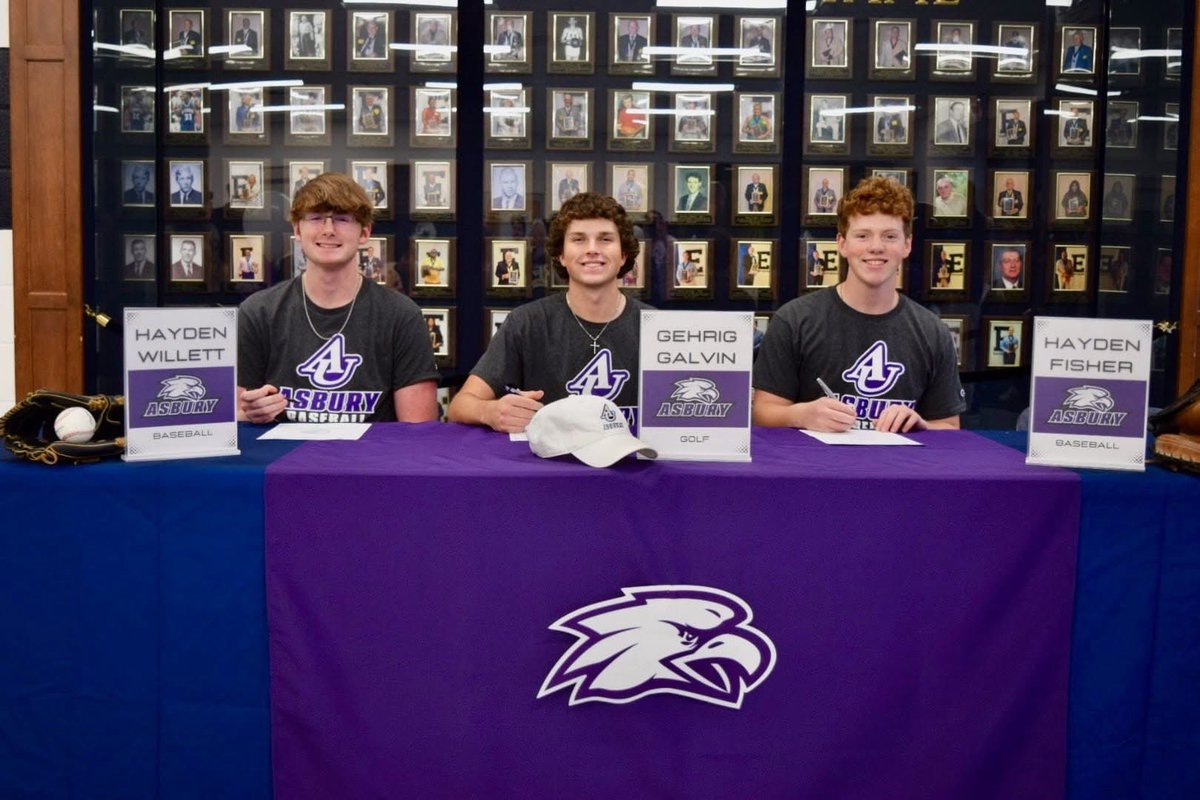 EtownBaseball23's tweet photo. Congratulations to Hayden Willett, Gehrig Galvin and Hayden Fisher! You are all great athletes and teammates, as well as wonderful young men. You will be successful at the next level and make Elizabethtown High School proud! 🐾💜🐾
#ehsbaseball #gobigE #PantherPride https://t.co/VVrtXGr6PK