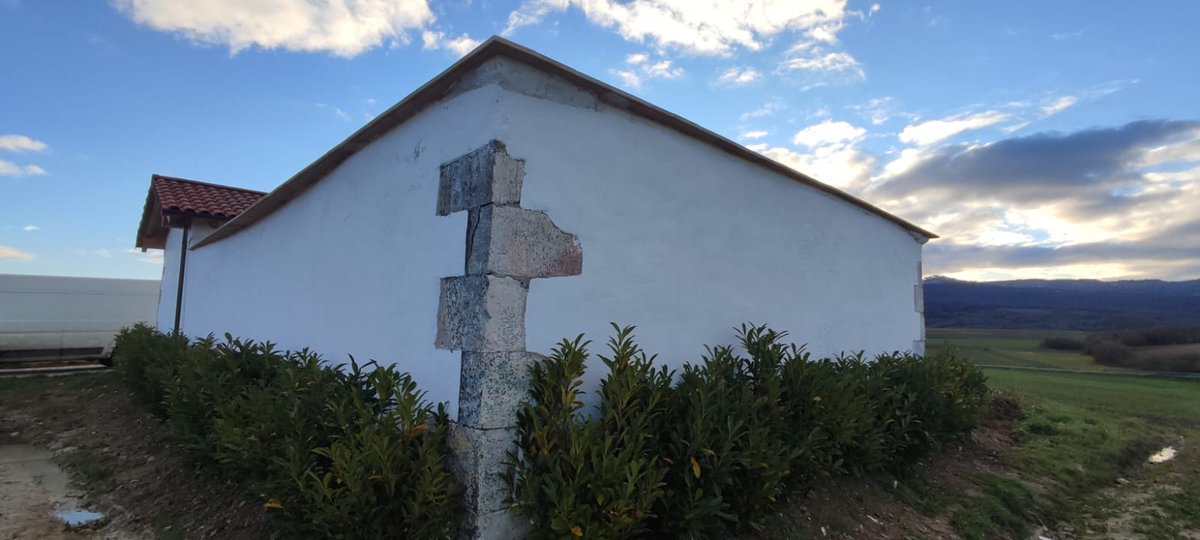 AcoaAke's tweet photo. 🚧 Finalizadas las obras de reforma de la ermita de San Juan y el cementerio del #concejo de #Mezkia 

#PlanForal #ForuPlana @Araba #Patrimonio #Ondare

📌 Mezkiako #kontzeju|ko S. Joan baselizaren eta  kanposantuaren ereberritze lanak bukatu dira

#Donemiliaga @Lautur1 https://t.co/L31Ch53BBf