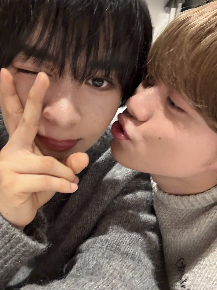 kazchuki's tweet photo. 오사카 다녀왓는데 남자들 하나드못봄
다들 어디 숨어계세요?
ㄴ도쿄에 잇답니다 https://t.co/dRet6Enqgm