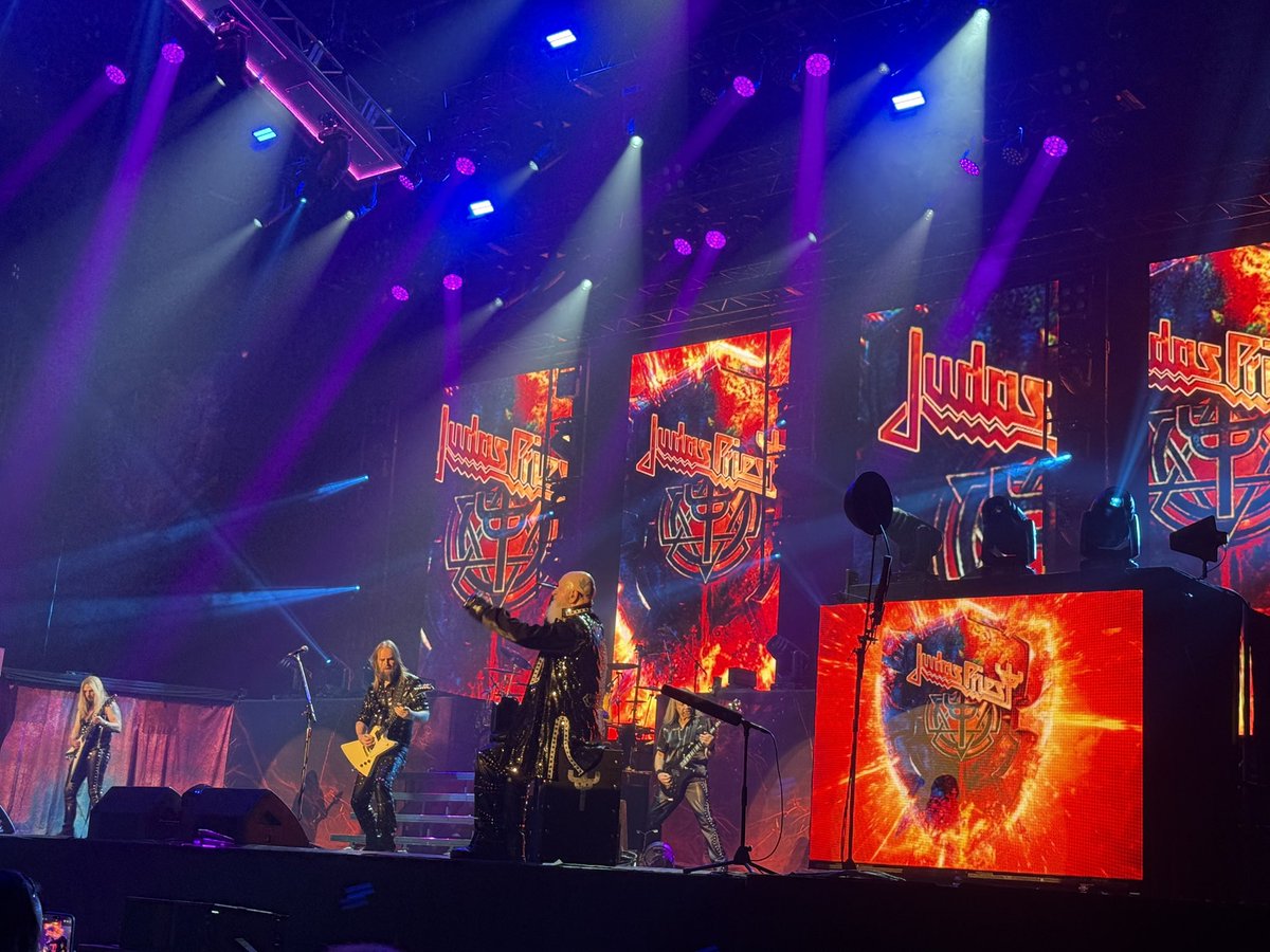 RUSIMETAL44's tweet photo. メタルゴッドは今も尚メタルゴッドでした。。
ロブ化け物だわ！
カッコ良過ぎた！！
#JudasPriest #InvincibleShieldTour
#ぴあアリーナMM https://t.co/do1HTen8uZ