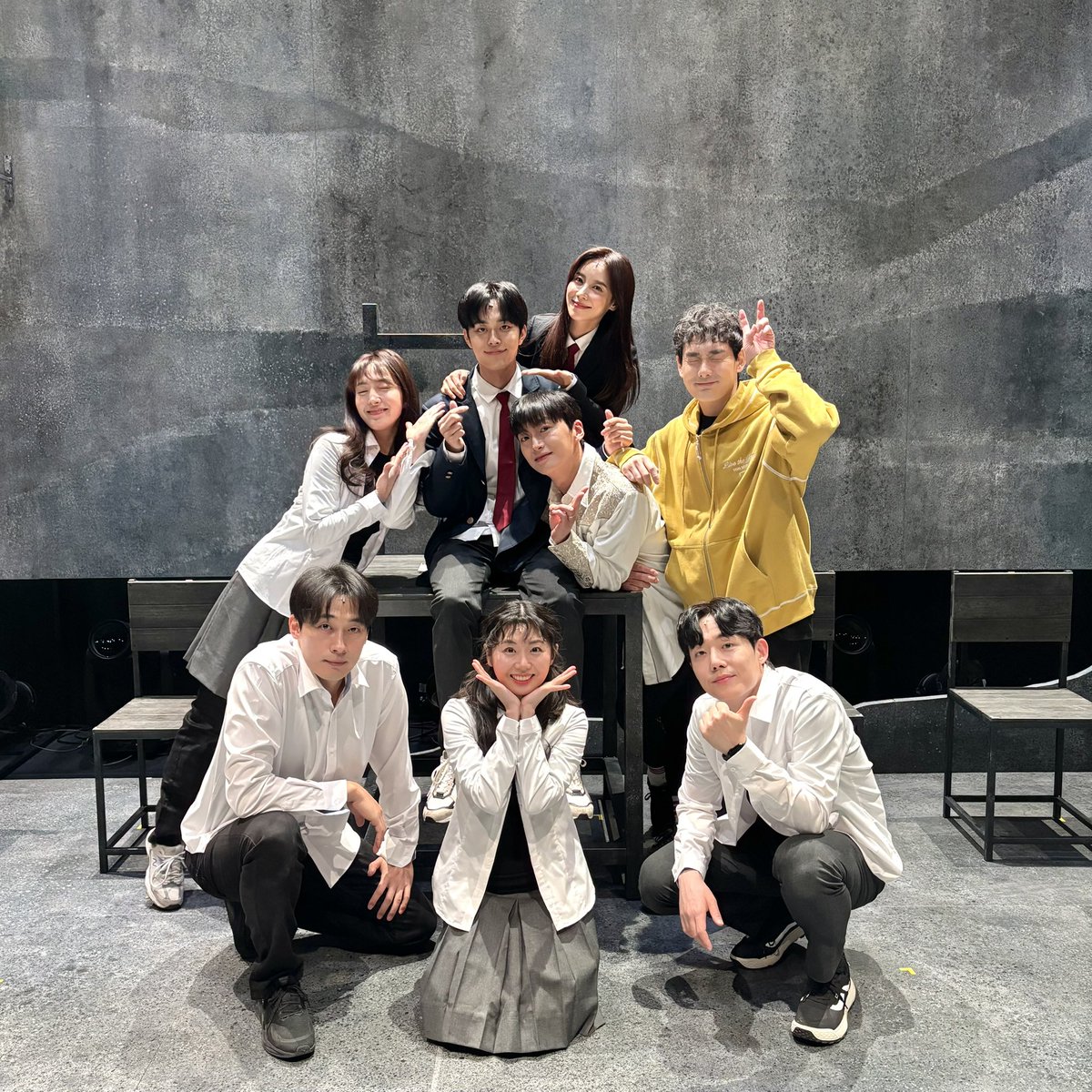 theater_ganda's tweet photo. ━ .•공연배달서비스 간다 20주년 퍼레이드 𝟓𝐭𝐡•. ━ ⠀
#다섯번째작품 #뜨거운여름 #개막 
⠀ ⠀ ⠀⠀⠀⠀⠀⠀ ⠀
2024년 12월 12일.  ⠀
유선호의 첫 여름을 함께 해주신 관객 여러분께 감사 인사를 드립니다🌊
⠀ 
#공연배달서비스간다 #20주년 #퍼레이드 #다섯번째작품 #뜨거운여름 #개막 #유선호 #홍지희 #노정현 #정선기 #차형도 #조원석 #조윤정 #도희원