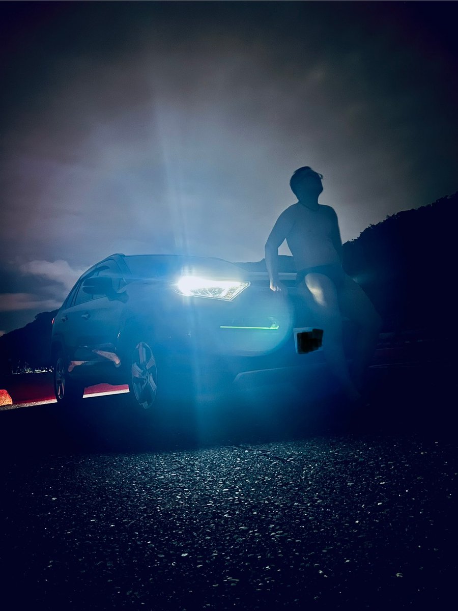 天冷冷，一個人在海邊感受海風吹拂

吹著吹著，身體竟然熱了起來！
這是什麼意思呢😋