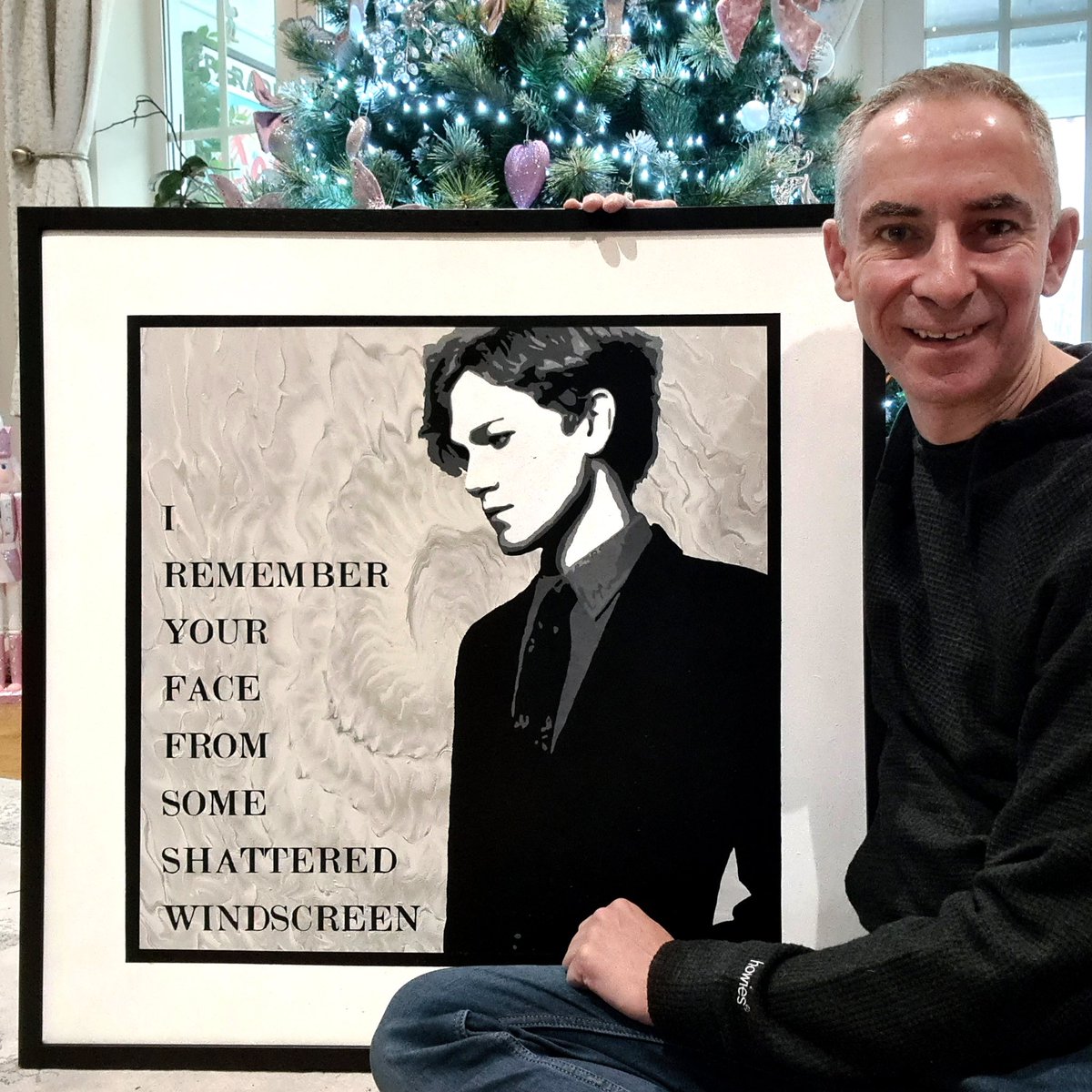 pippopart's tweet photo. Pleased to reveal my latest painting featuring the fabulous John Foxx. The lyrics are taken from the song ‘Plaza’, the opening track on Foxx’s classic solo debut album ‘Metamatic’ following his departure from Ultravox.

#johnfoxx #metamatic #plaza #ultravox #synthpop #popart #80s https://t.co/6QlJt2S32S