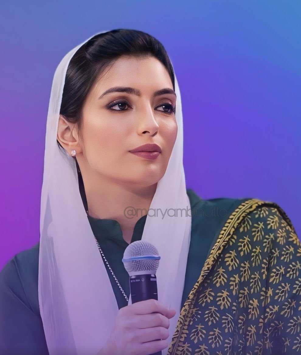 بھٹو کی شمشیر اصیفہ
عکس بےنظیر اصیفہ۔
پاکستان کی قسمت میں ہے
اللہ کی تحریر اصیفہ 
عکس بے نظیر اصیفہ۔
رانی کی تصویر اصیفہ
پاکستان کی بہنیں مائیں
سب ہی تجھکو دیتی دعائیں 
انکی ہر دعا کے اندر
لفظوں کی زنجیر اصیفہ 
بی بی کی تصویر اصیفہ 
<a href="/AseefaBZ/">Aseefa B Zardari</a> 
<a href="/BakhtawarBZ/">Bakhtawar B-Zardari</a> 
<a href="/BBhuttoZardari/">Bilawal Bhutto Zardari</a>