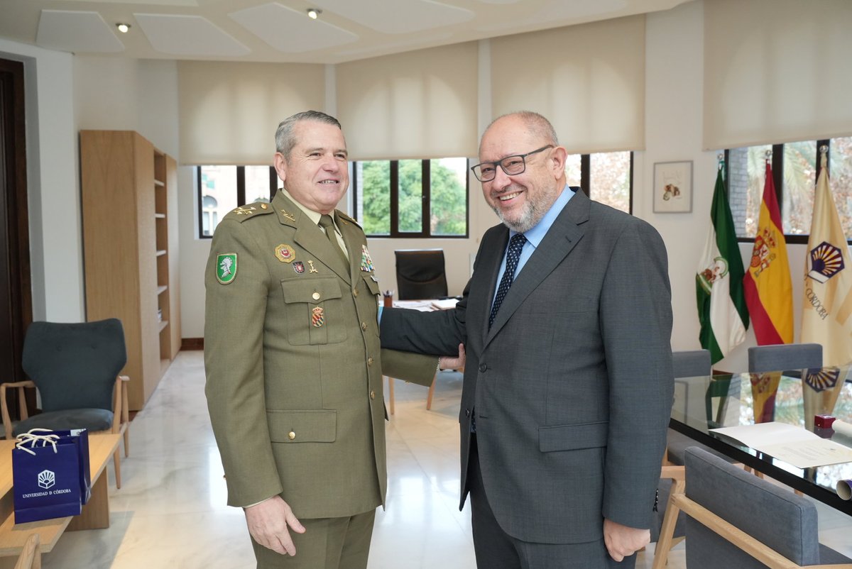 Manolo Torralbo (@manolotorralbo_) on Twitter photo Hoy reconocemos con la distinción Abderramán III al teniente general Fernando M. García y García de las Hijas, por su liderazgo y compromiso al frente del Mando de Apoyo Logístico del <a href="/EjercitoTierra/">Ejército de Tierra 🇪🇸</a>. Su apoyo ha sido clave para impulsar la innovación tecnológica junto a la UCO. Hoy reconocemos con la distinción Abderramán III al teniente general Fernando M. García y García de las Hijas, por su liderazgo y compromiso al frente del Mando de Apoyo Logístico del <a href="/EjercitoTierra/">Ejército de Tierra 🇪🇸</a>. Su apoyo ha sido clave para impulsar la innovación tecnológica junto a la UCO.
